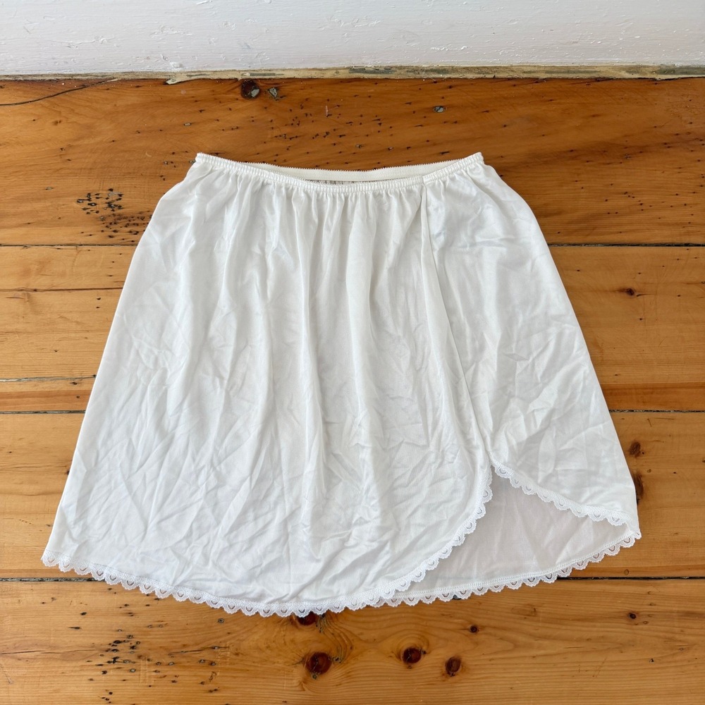 Vtg 1980s Warner's Half Slip XS Ivory Lace Trim Slit Coquette Fairy Balletcore